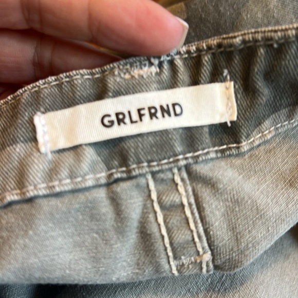 Grlfrnd Maxwell Camo Renegade Crop. Size 27 - Picture 4 of 4